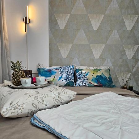 Kiwi Apart-Hotel 1Br Wi-Fi Free - Close To Old Town - Cozy Location - Shorter Or Longer Stay - R&M Boutique Bukarest Exteriör bild